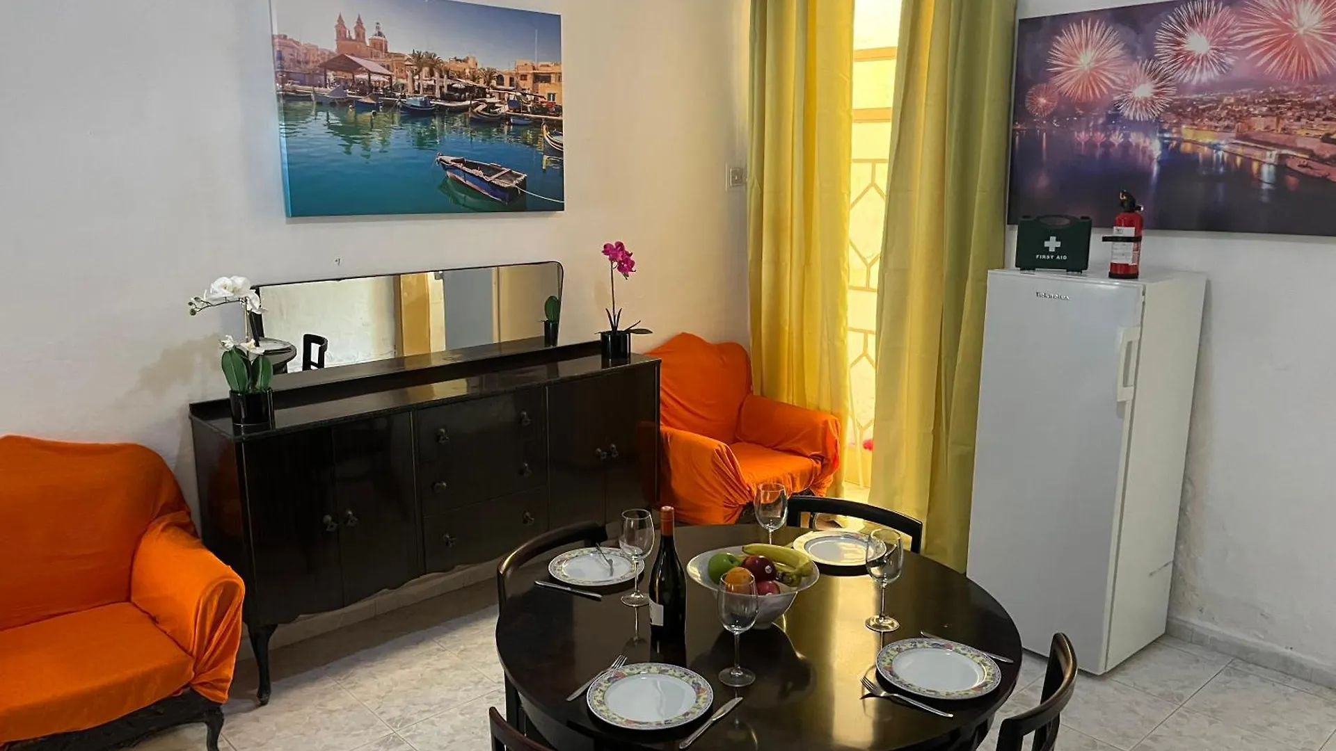 Large Full House - Sleeps 9 Villa Sliema